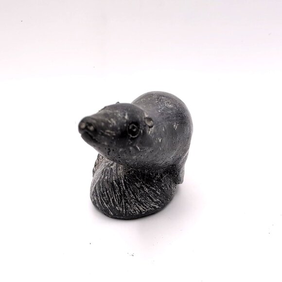 Wolf Original Seal Handcrafted Sculpture Figurine Canada Signed Stone/Resin - Picture 3 of 9